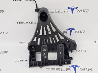 кронштейн компрессора кондиционера Tesla Model 3 1 поколение 2023, 1673627-00, 1667014-00