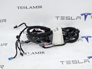 Электропроводка двери задняя правая Tesla Model 3 1 поколение 2023, 2067966-00