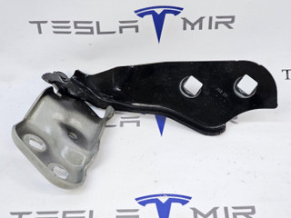 петля капота левая Tesla Model 3 1 поколение 2023, 1098792-00