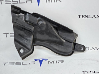 планка под капот Tesla Model 3 1 поколение 2023, 1081694-00