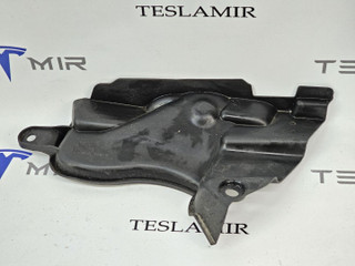 планка под капот Tesla Model 3 1 поколение 2023, 1081695-00