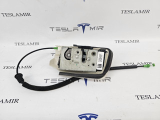 замок двери передней правой Tesla Model 3 1 поколение 2023, 1500673-00