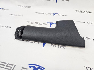Накладка стойки С внутренняя правая верхняя Tesla Model 3 1 поколение 2023, 1086277-00