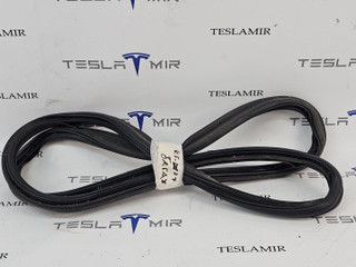 уплотнитель Tesla Model 3 1 поколение 2023, 1091069-00