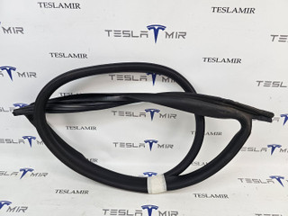 уплотнитель двери Tesla Model 3 2 поколение 2024, 1910986-00