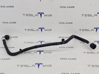 трубка охлаждающей жидкости Tesla Model 3 2 поколение 2024, 1659782-50