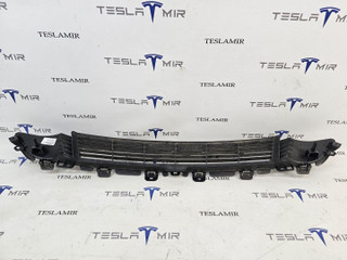 Решетка гриль декоративная основного радиатора (передний бампер) Tesla Model Y 1 поколение 2024, 1493759-00