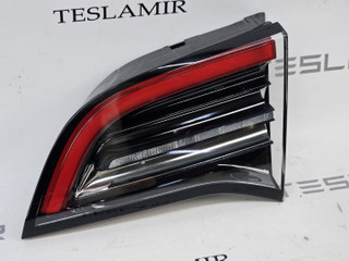 фонарь крышки багажника правый Tesla Model Y 1 поколение 2024, 1077402-00, 1077404-00, 1502089-00, 1077402-96