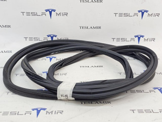 уплотнитель Tesla Model Y 1 поколение 2024, 1497681-00