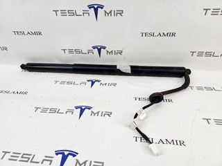 амортизатор крышки багажника (3-5 двери) Tesla Model Y 1 поколение 2024, 1500601-00