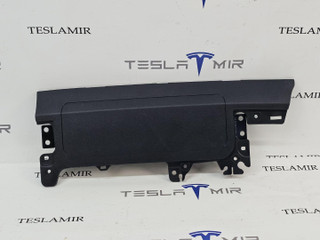 подушка безопасности коленная Tesla Model Y 1 поколение 2024, 1143753-00, 1077826-00, 1083350-00
