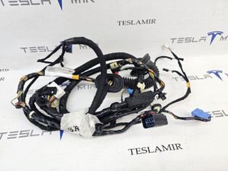 Электропроводка двери передняя правая Tesla Model Y 1 поколение 2024, 1489052-00