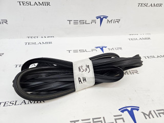 уплотнительная резинка на крышу правая Tesla Model Y 1 поколение 2024, 1497678-00