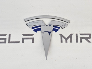 Эмблема значок "T" крышки багажника (шильдик) Tesla Model Y 1 поколение 2024, 1607786-00