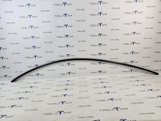 Молдинг кузова боковой наружный верхний левый Tesla Model Y 1 поколение 2024, 1621160-00