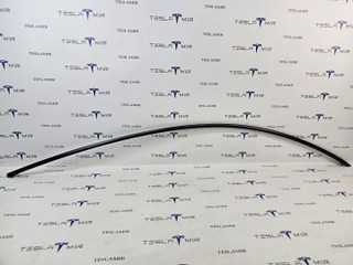 Молдинг кузова боковой наружный верхний правый Tesla Model Y 1 поколение 2024, 1621159-00
