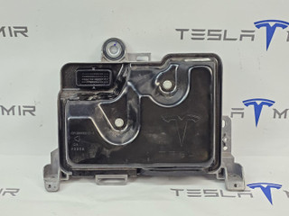 Блок управления BCM (бортовой сети) (Body Control Module) Боди Tesla Model 3 1 поколение [рестайлинг] 2023, 1569303-00, 1866750-20, 1866750-20-B
