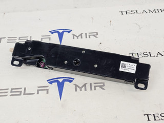 Антенна WI-FI Tesla Model Y 1 поколение 2024, 1585601-00