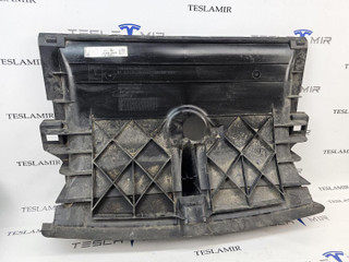 корпус кассеты радиаторов верхний Tesla Model Y 1 поколение 2021, 1494159-00