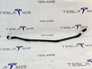 Патрубок системы охлаждения пластиковый Tesla Model 3 1 поколение 2022, 1521568-00