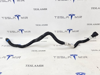 Патрубок системы охлаждения пластиковый передний Tesla Model Y 1 поколение 2024, 1504721-00