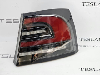 фонарь задний правый Tesla Model S 1 поколение [2-й рестайлинг] 2023, 1563721-00