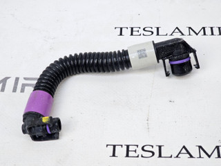 трубка охлаждения батареи Tesla Model 3 1 поколение 2019, 1521566-00