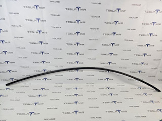 Молдинг кузова боковой наружный верхний правый Tesla Model Y 1 поколение 2024, 1495731-00