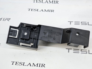 кронштейн передней панели (телевизора) Tesla Model 3 2 поколение 2024, 1711756-00