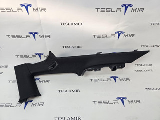 Накладка ремня безопасности стойки С левая Tesla Model 3 2 поколение 2024, 1867539-20