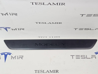 накладка на порог Tesla Model Y 1 поколение 2025, 1494301-00