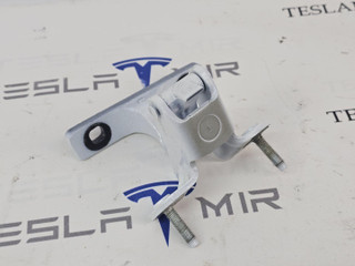 петля крышки багажника Tesla Model Y 1 поколение 2025, 1931316-00