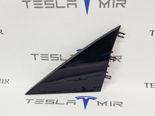 Накладка на зеркало (треугольник) правая Tesla Model Y 1 поколение 2025, 2130034-00