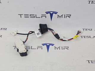 Люк порта зарядки с электроприводом в сборе Tesla Model Y 1 поколение 2025, 1900216-00, 132203300004B, 1730599-00, 1715102-10, 1900217-00, 2029538-00