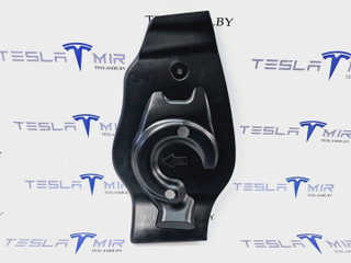Защита накладка рычага (лодочки) правая Tesla Model Y 1 поколение 2021, 1493636-00