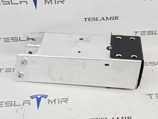 Удлинитель лонжерона (клык) левый Tesla Model 3 2 поколение 2025, 1683943-00