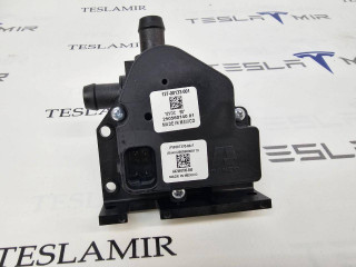 Клапан 4-х ходовой системы охлаждения Tesla Model S 1 поколение [рестайлинг] 2018, 6007370-00