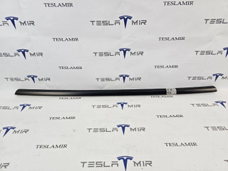 молдинг двери задней левой Tesla Model 3 2 поколение 2025, 1080745-00, 1080745-01, 1873573-99