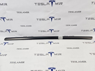 молдинг двери передней левой Tesla Model 3 2 поколение 2025, 1873571-99