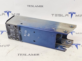 Удлинитель лонжерона (клык) правый Tesla Model 3 2 поколение 2025, 1683942-00