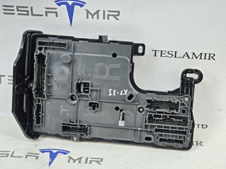 Блок управления BCM (бортовой сети) (Body Control Module) Боди Tesla Model 3 2 поколение 2025, 1834629-10