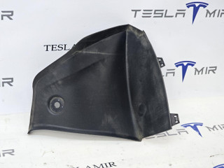 накладка заднего фонаря правая Tesla Model 3 2 поколение 2025, 1713682-00, 1784320-00