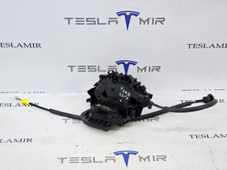 замок двери передней правой Tesla Model 3 2 поколение 2025, 1738945-00