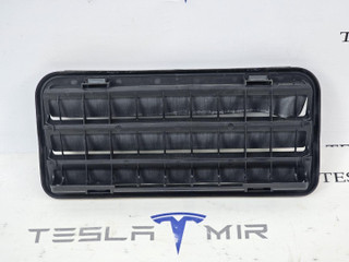 Вентиляционный клапан заднего багажника (жабры) Tesla Model 3 2 поколение 2024, 1098751-00
