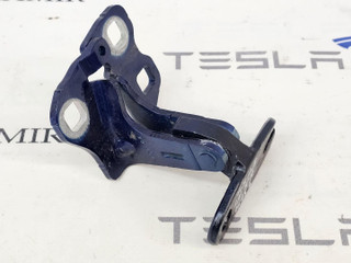петля двери Tesla Model 3 2 поколение 2024, 1773632-01