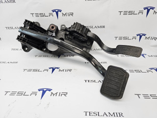 узел педальный (блок педалей) Tesla Model Y 1 поколение 2022, 1188691-00