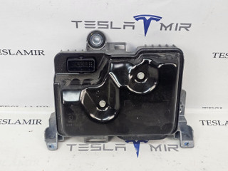 Блок управления BCM (бортовой сети) (Body Control Module) Боди Tesla Model Y 1 поколение 2024, 1569303-00, 1497327-00, 1866750-20, 1866750-20-B