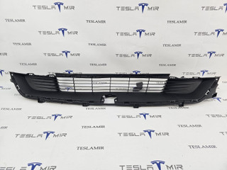 Решетка гриль декоративная основного радиатора (передний бампер) Tesla Model Y 1 поколение 2025, 1983889-00, 1932383-00
