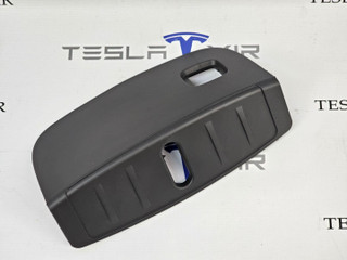 накладка декоративная Tesla Model 3 1 поколение 2023, 1095858-00, 1095859-00, 1555579-00