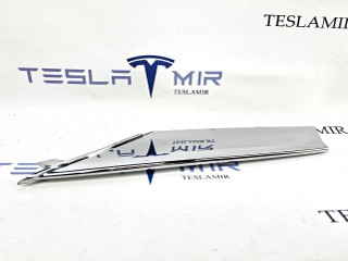 Накладка хром люверса левая верхняя Tesla Model S 1 поколение [рестайлинг] 2019, 1056378-00